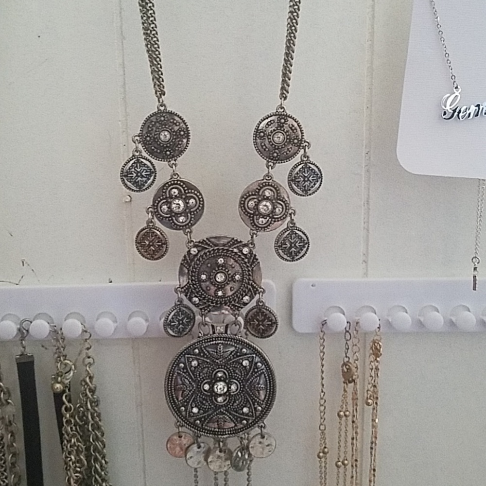 Cute statement necklace 💋